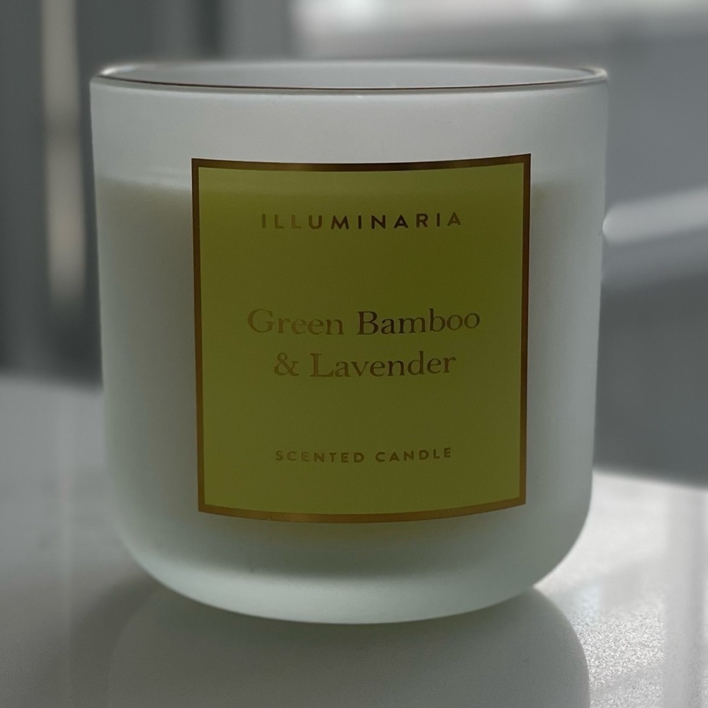Illuminaria Green Bamboo and Lavender Scented Candle NEW in Box